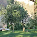 De La Prade Bed & Breakfast 3*