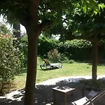 De La Prade Bed & Breakfast 3*